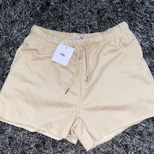 Adika comfy shorts
